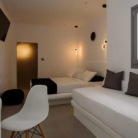 Tataki Family Fira (Santorini)