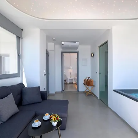 Tatakis Design Hotel, 费拉