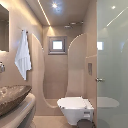 Tatakis Design Hotel, Hotel