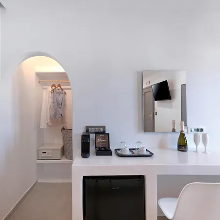 Tatakis Design Hotel, Hotel *