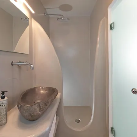 Tatakis Design Hotel, *