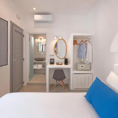 Tatakis Design Hotel, *
