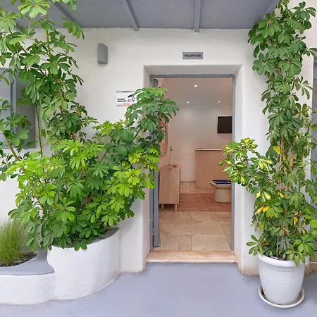 Tatakis Design Hotel, *