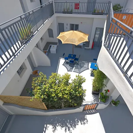 Tatakis Design Hotel, * 费拉