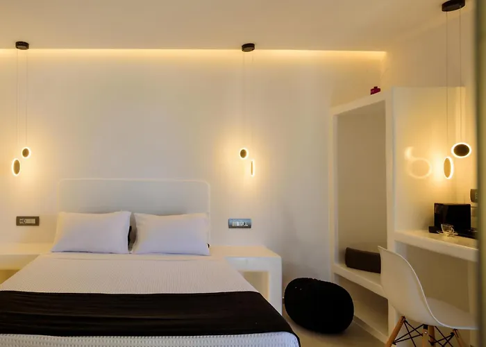 Tatakis Design Hotel, Fira (Santorini)
