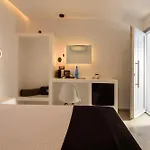 ホテル Tatakis Design Hotel, サントリーニ
