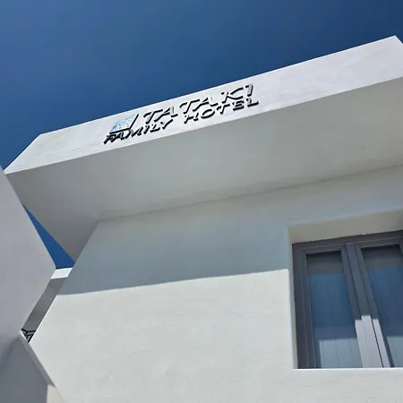 Tataki Family Hotel Firá