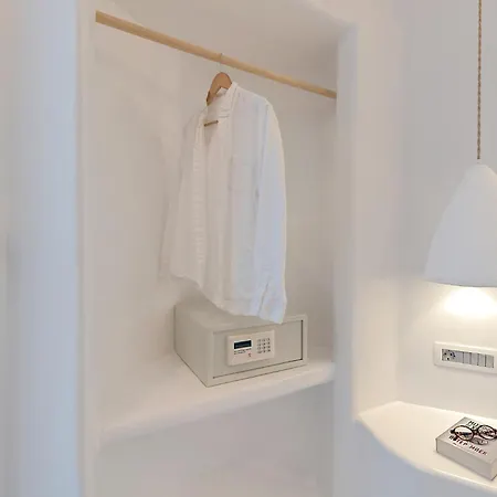 Tatakis Design Hotel, * ثيرا