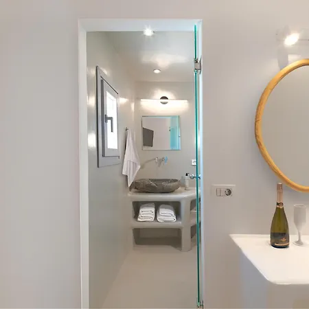 Tatakis Design Hotel, *