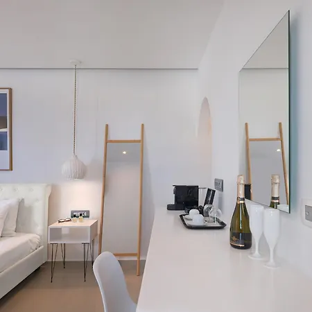 فندق Tatakis Design Hotel, ثيرا