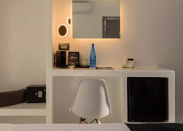 Tatakis Design Hotel, Szálloda Fíra