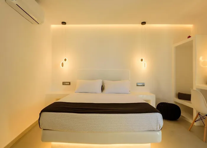 Tatakis Design Hotel, *