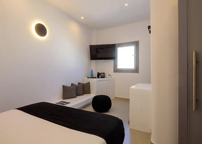 Tatakis Design Hotel, *